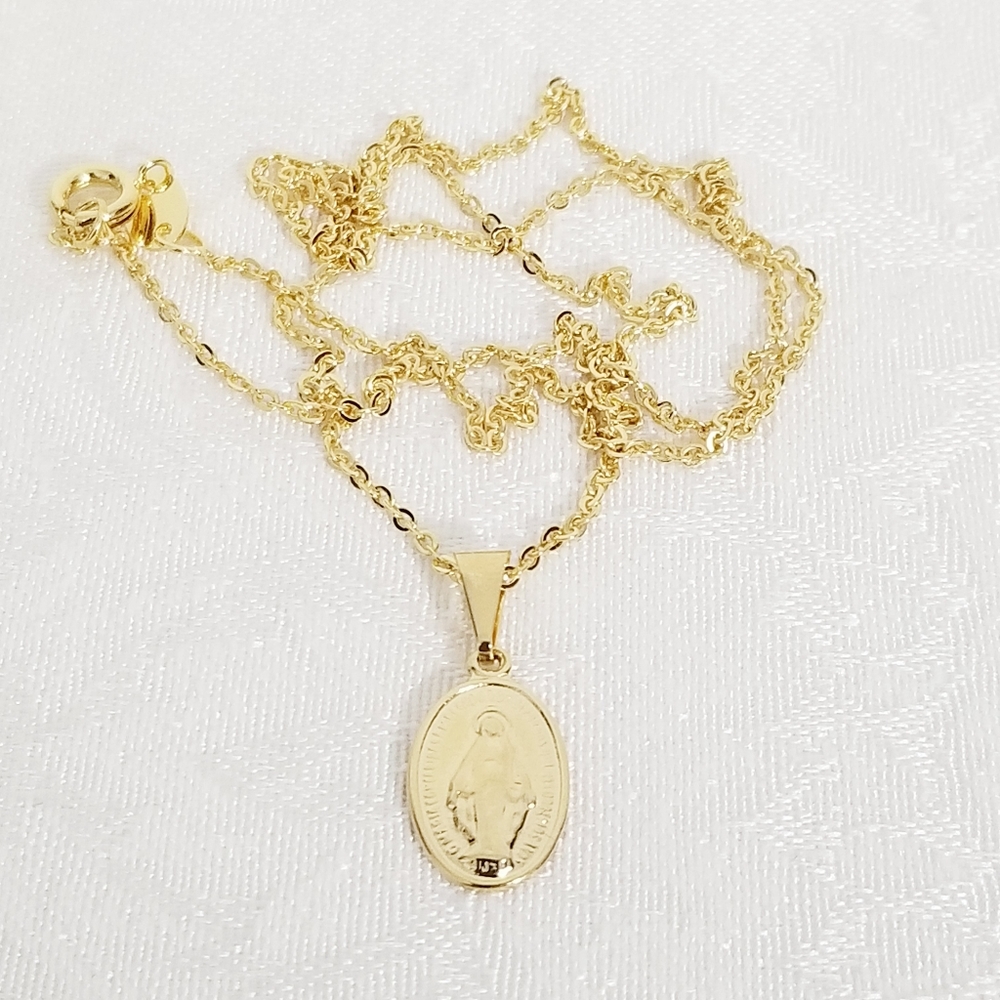 Mary Milagrosa Women's Necklace. 18K Gold Plated. New